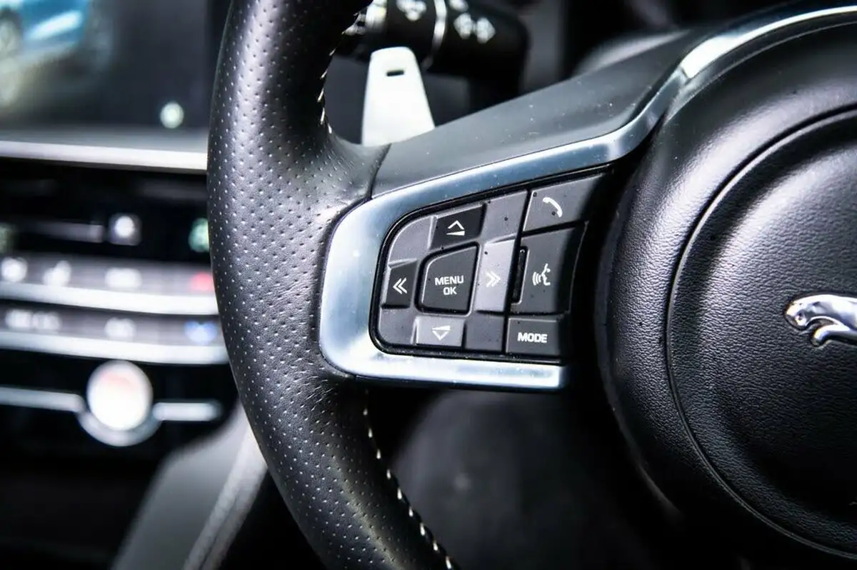 2019-jaguar-f-pace-50-v8-sc-svr-big-8