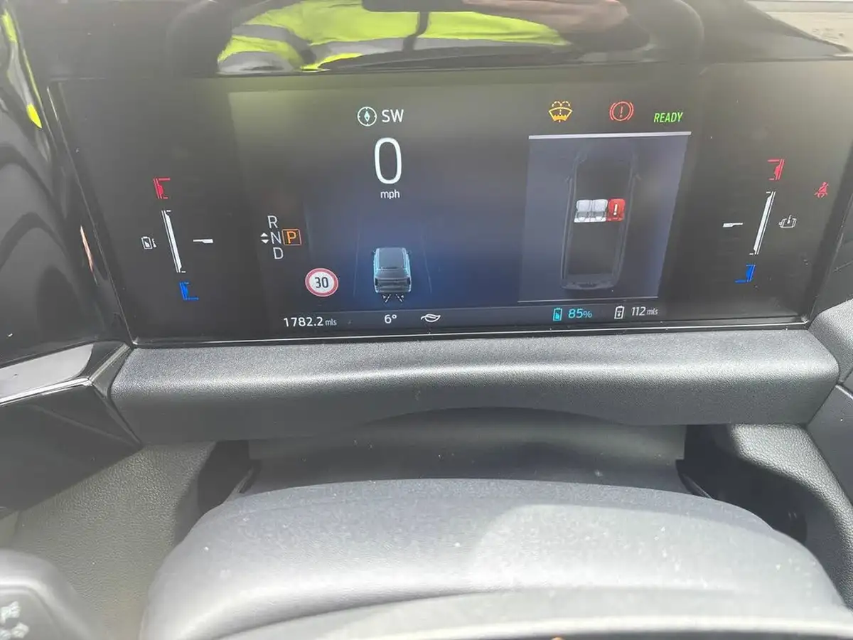 2024-ford-transit-custom-e-320-l1h1-sport-panel-van-big-22