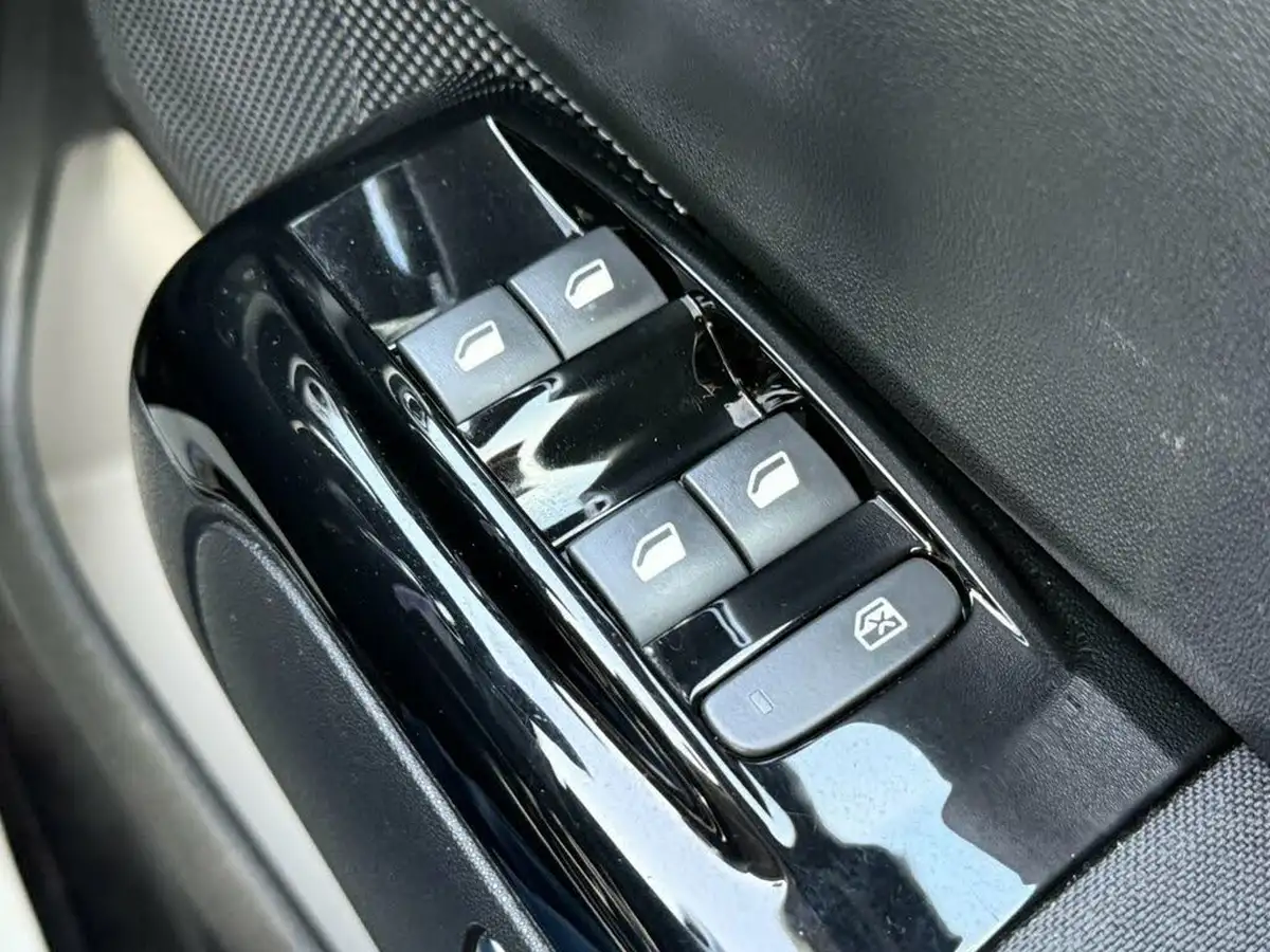 2018-citroen-c3-12-puretech-flair-82ps-ss-big-29
