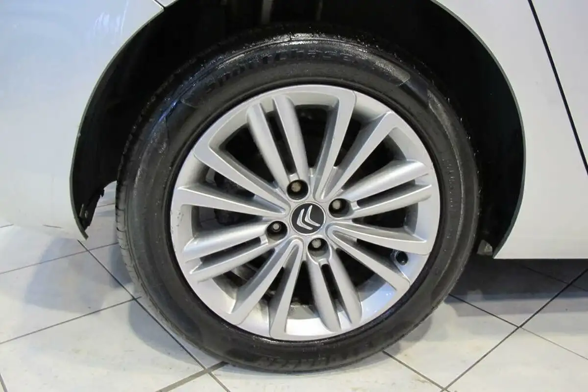 2012-citroen-c4-16td-vtr-16hdi-16v-90ps-big-41