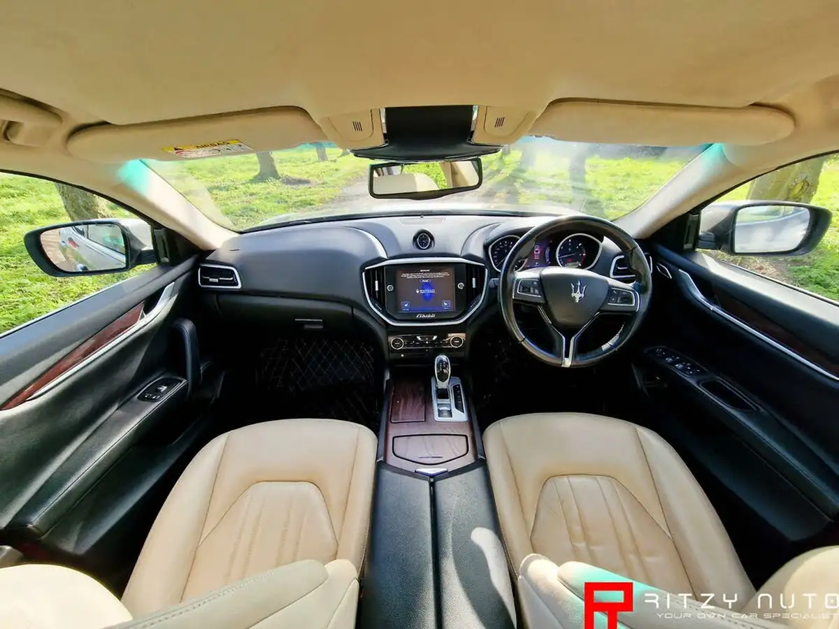 2016-maserati-ghibli-30td-big-12