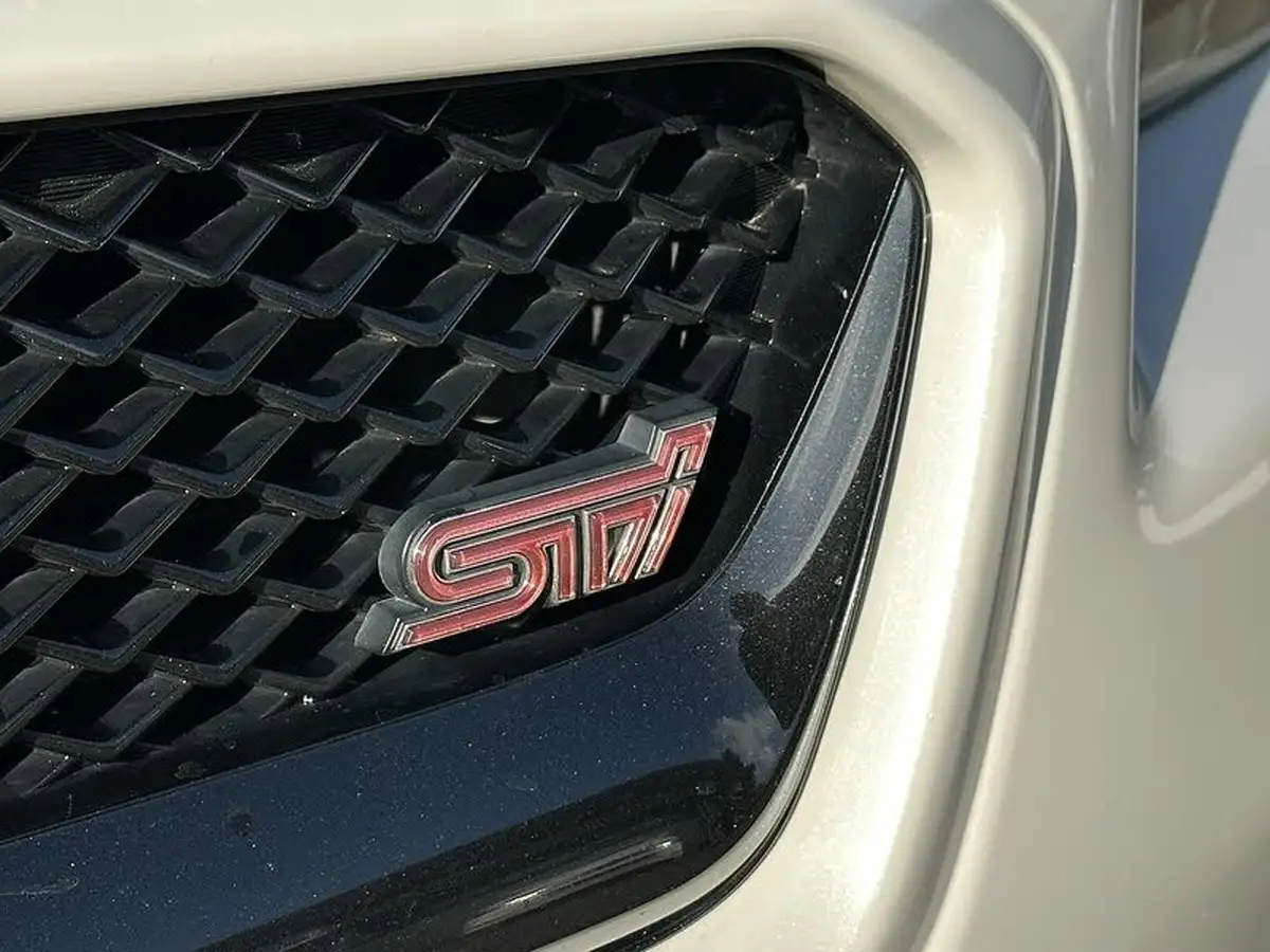 2014-subaru-wrx-25-sti-type-uk-big-41