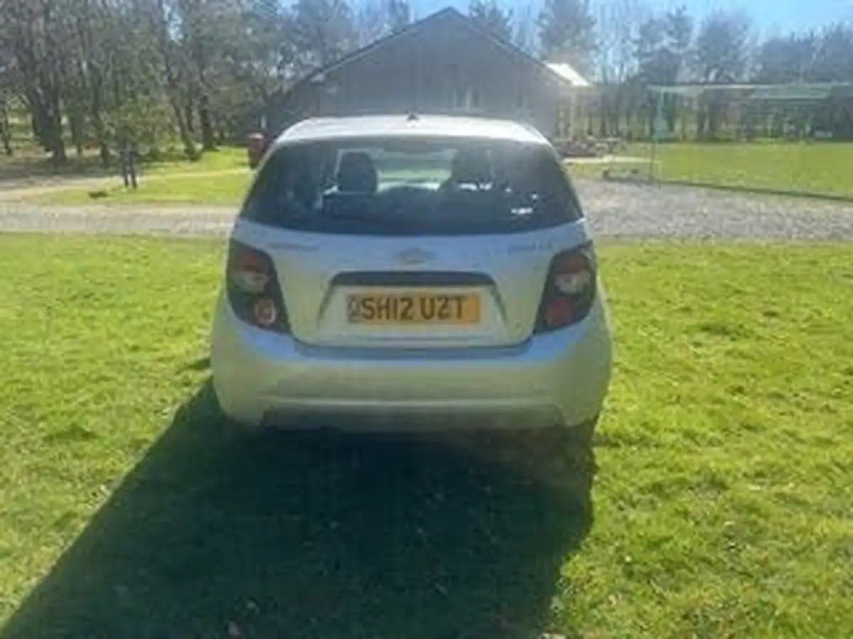 2012-chevrolet-aveo-12-ls-84bhp-1229cc-big-4