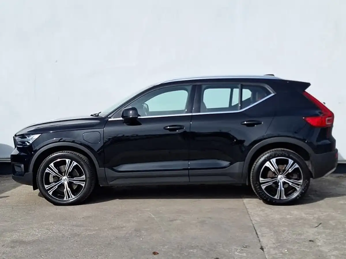 2021-volvo-xc40-15-t5-inscription-262bhp-big-3