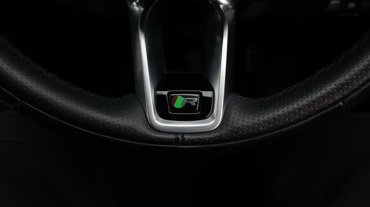 2021-jaguar-xe-20-d200-r-dynamic-se-big-23
