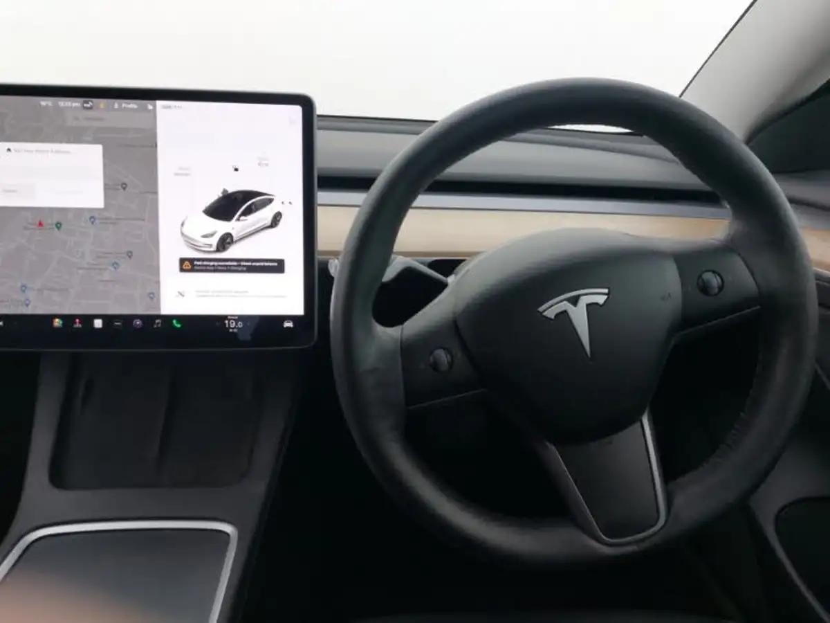 2021-tesla-model-3-e-long-range-awd-big-10