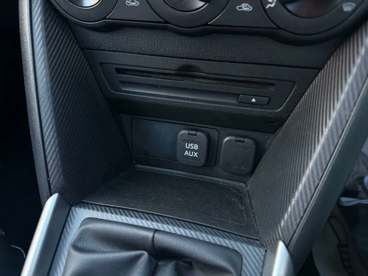 2016-mazda-mazda2-15-se-big-35