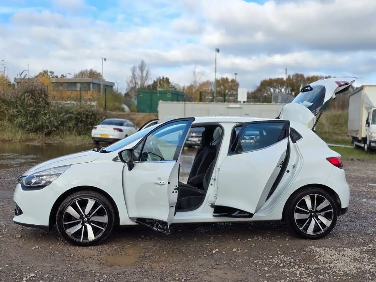 2015-renault-clio-15dci-dynamique-s-nav-edc-auto-big-9