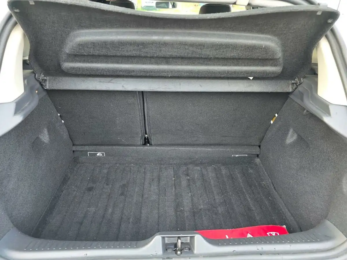 2015-renault-clio-15dci-dynamique-s-nav-edc-auto-big-37