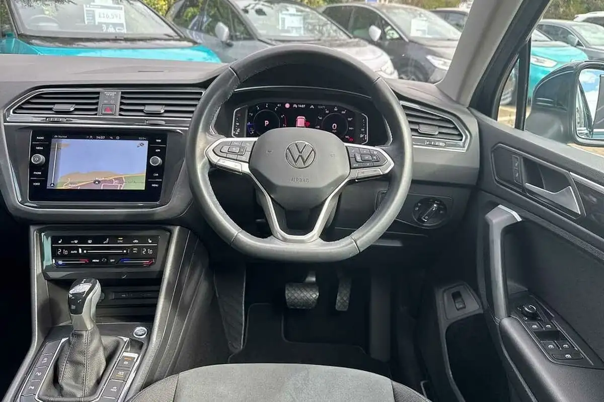 2022-volkswagen-tiguan-15-tsi-elegance-big-13