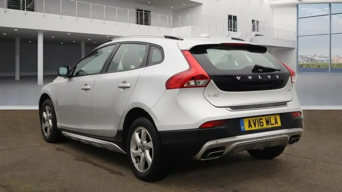 2016-volvo-v40-20td-d2-cross-country-se-geartronic-big-6