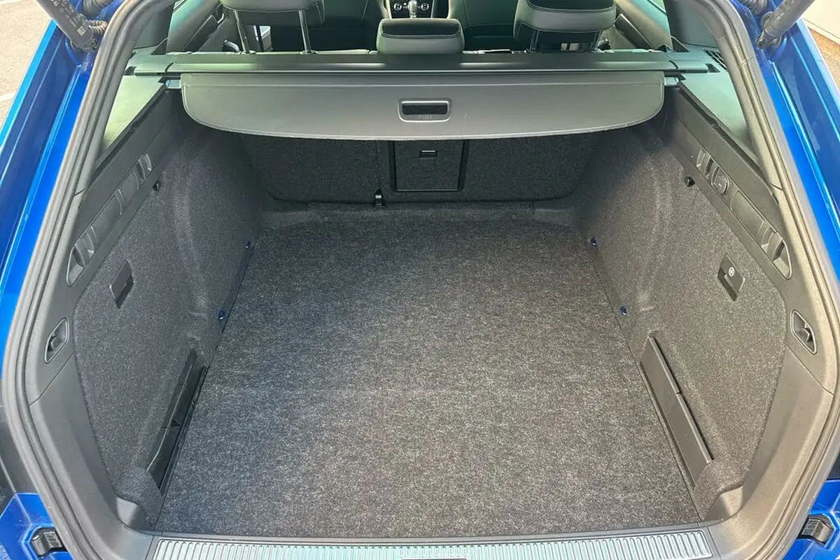2023-skoda-superb-20tdi-sportline-plus-200ps-estate-big-12
