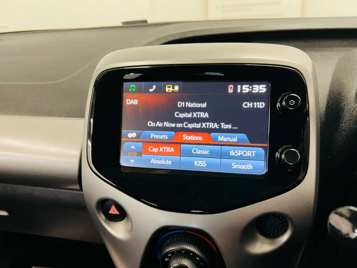 2017-citroen-c1-12-puretech-feel-5d-big-12