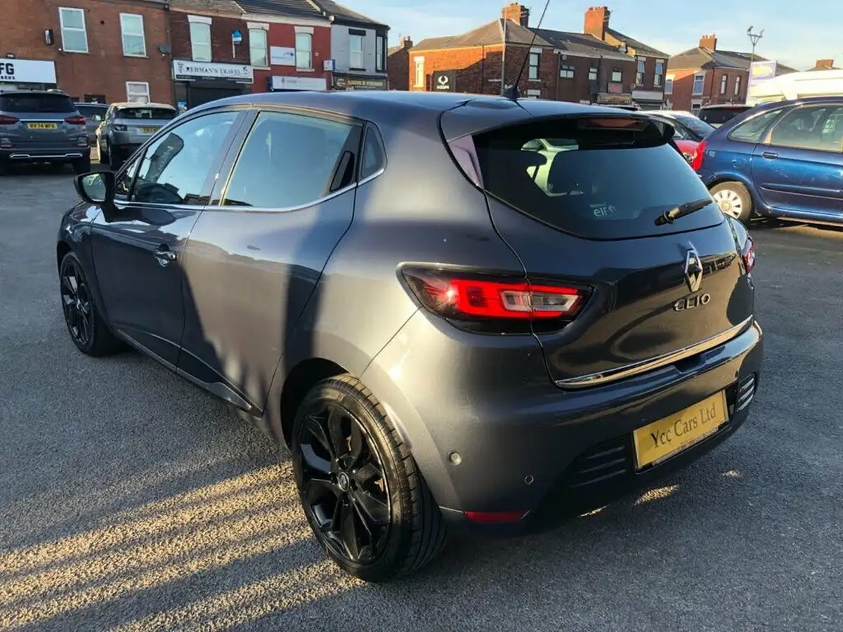 2017-renault-clio-15dci-signature-nav-110bhp-big-7