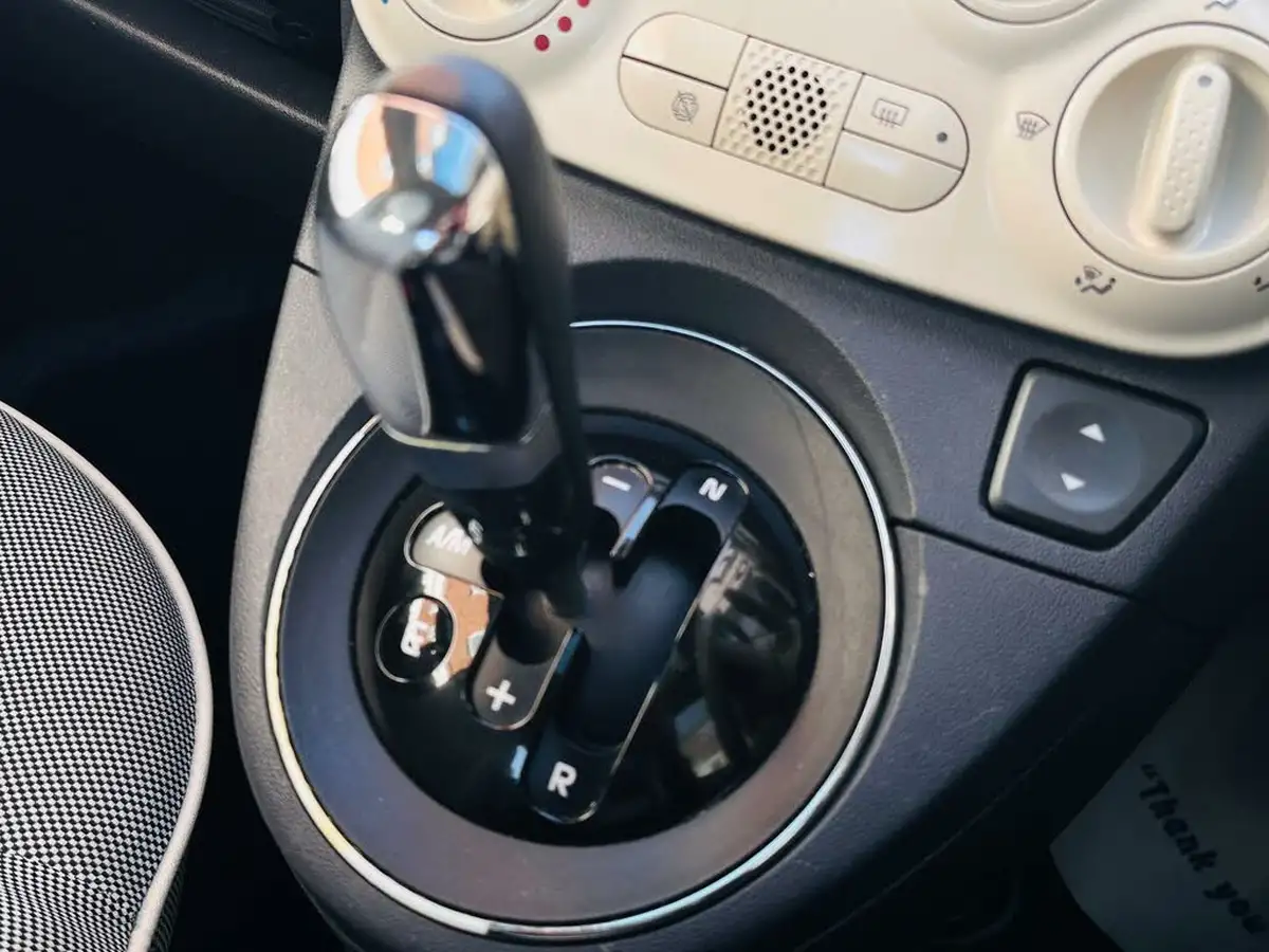 2013-fiat-500c-12-lounge-dualogic-big-16