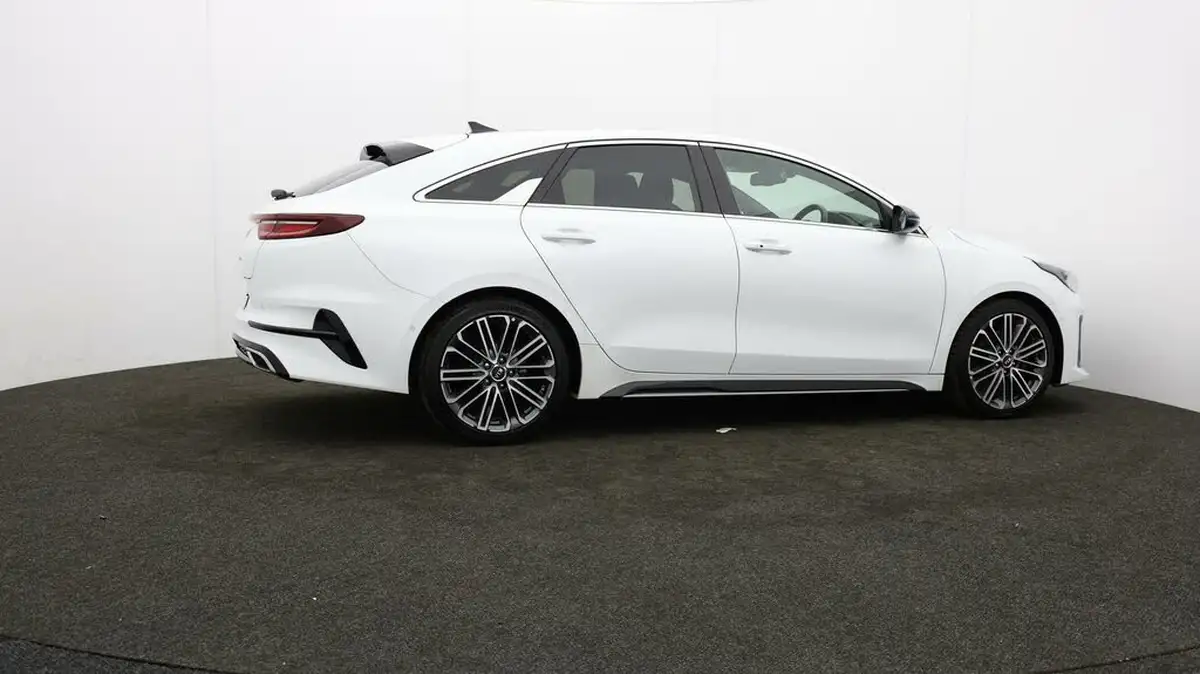 2021-kia-pro-ceed-15-t-gdi-gt-line-s-big-28