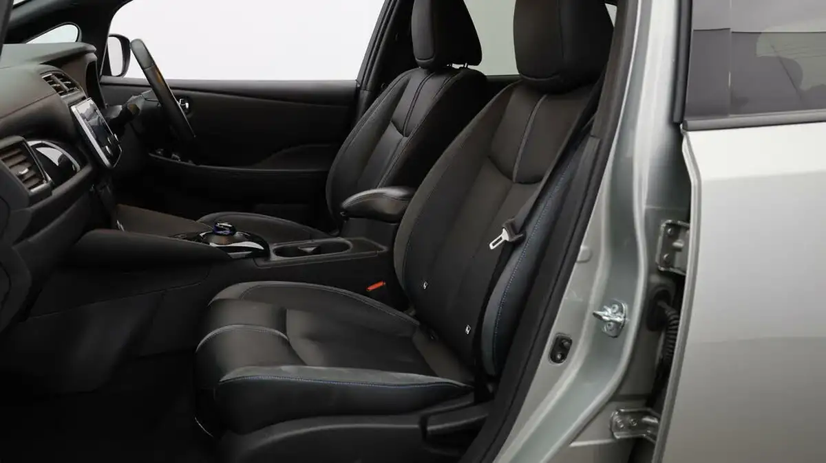 2021-nissan-leaf-e-tekna-big-13