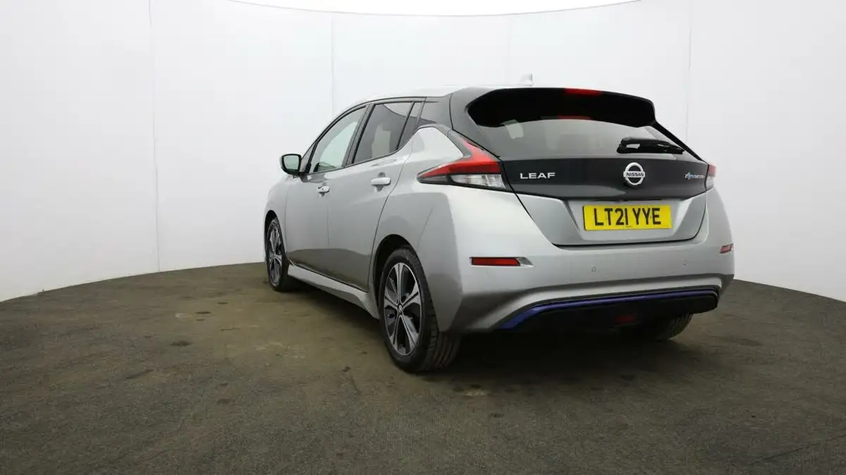 2021-nissan-leaf-e-tekna-big-41