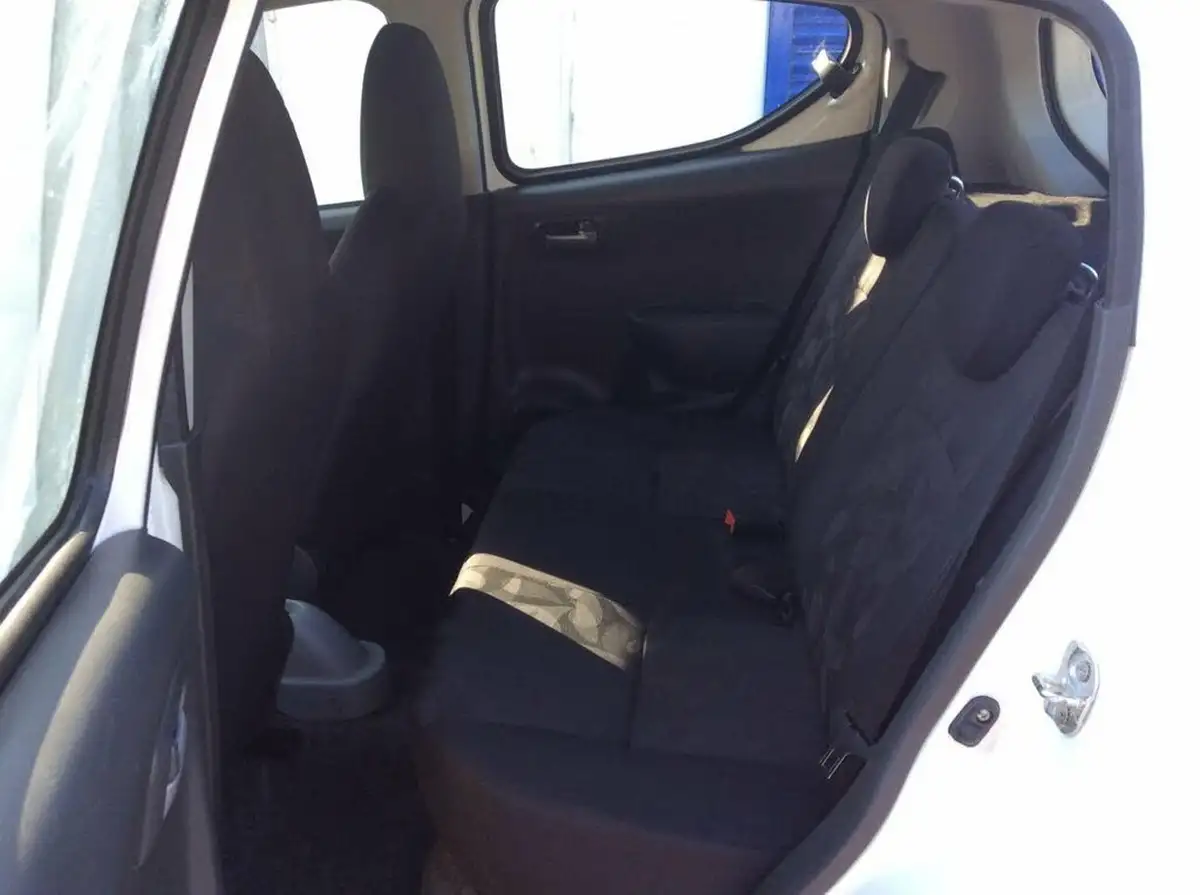 2009-suzuki-alto-10-sz4-big-6