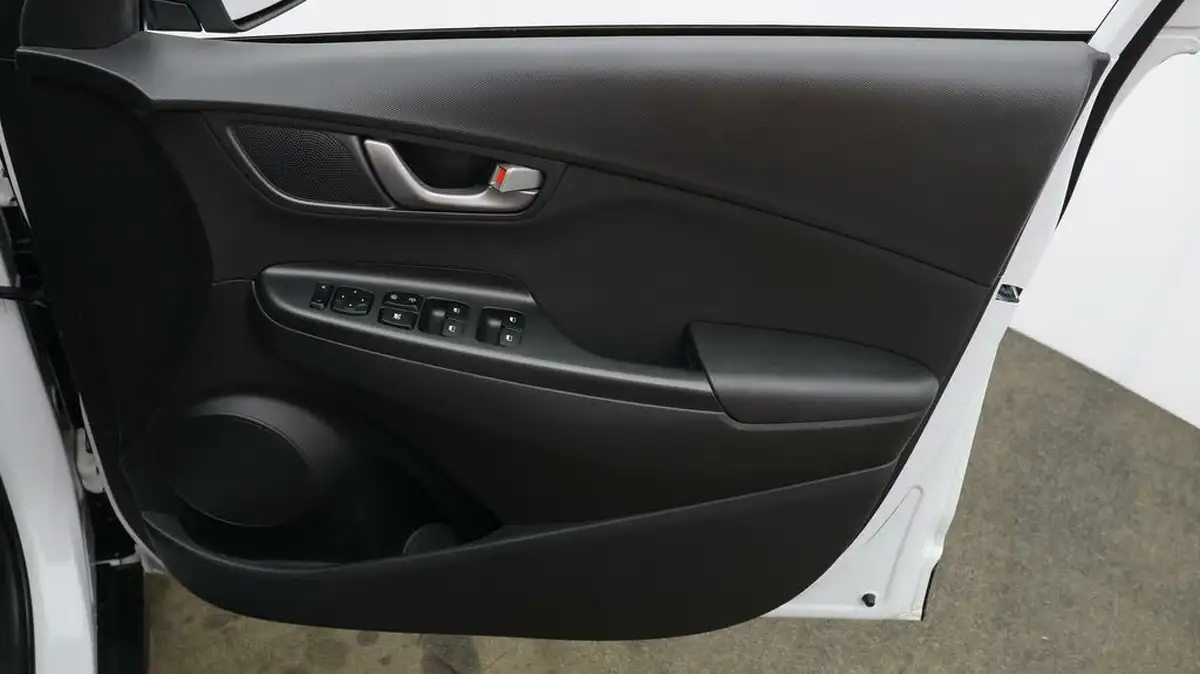 2020-hyundai-kona-10-t-gdi-play-big-14