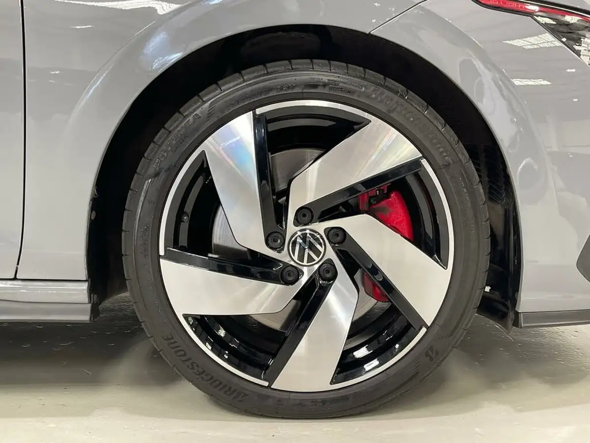 2024-volkswagen-golf-20-tsi-gti-245ps-big-15
