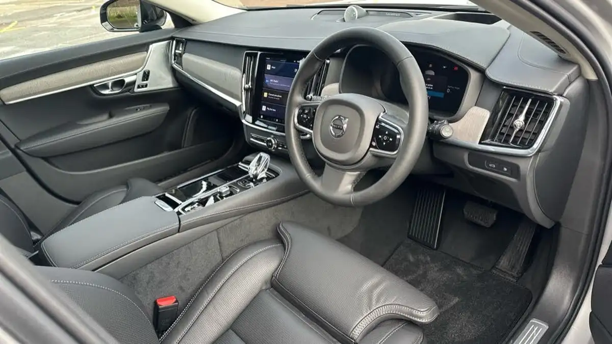 2024-volvo-v90-20-t8-ultra-big-4