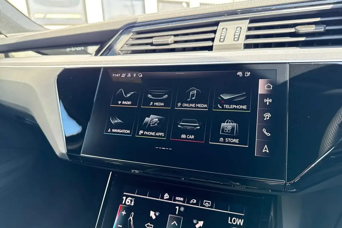 2024-audi-q8-e-tron-50e-black-edition-suv-big-31