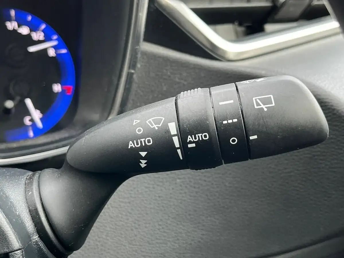 2020-toyota-corolla-18-vvt-i-design-spare-wheel-hatchback-5d-big-26