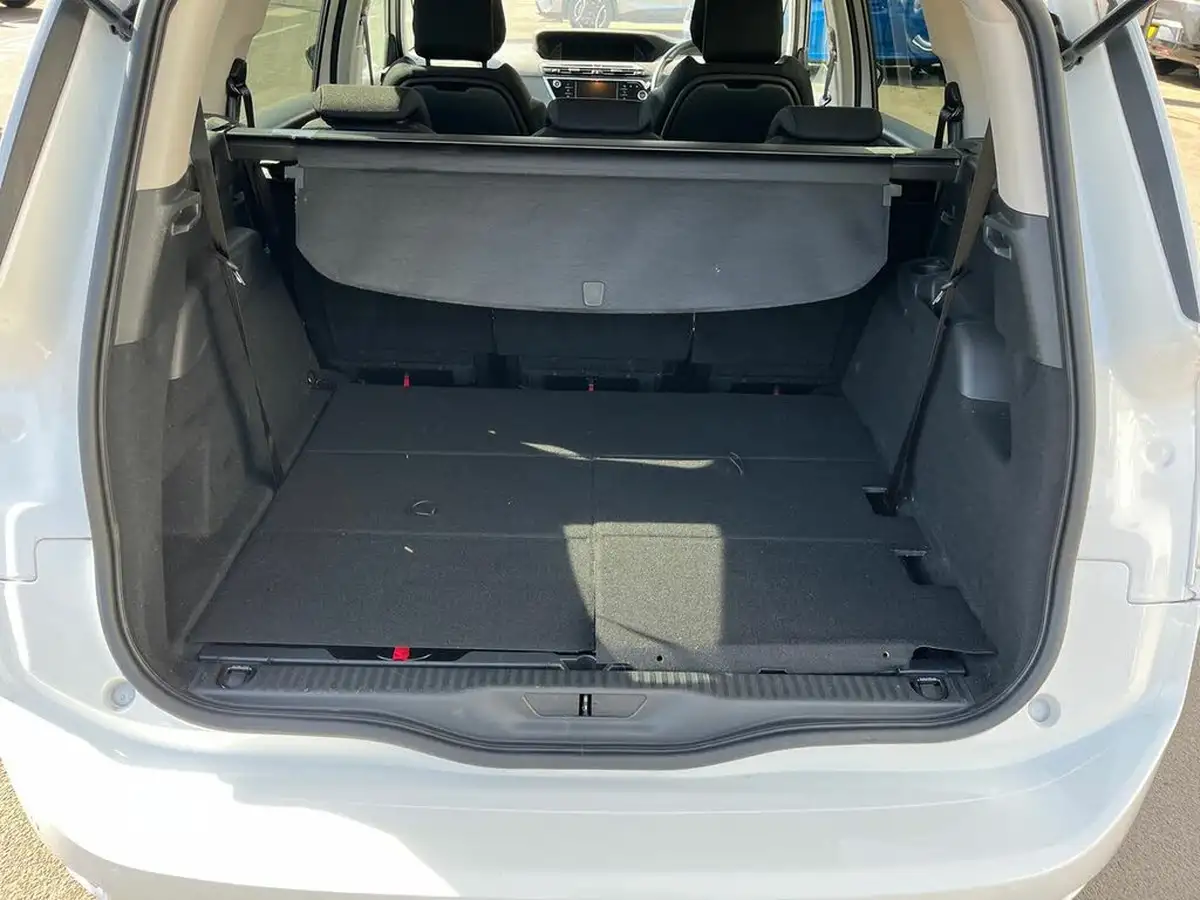 2022-citroen-grand-c4-spacetourer-12-puretech-sense-eat8-big-9