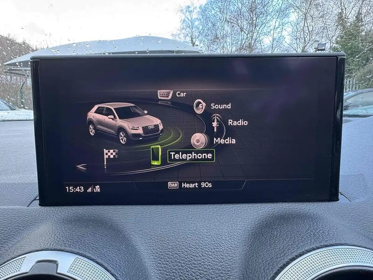 2021-audi-q2-10-30-tfsi-sport-big-21