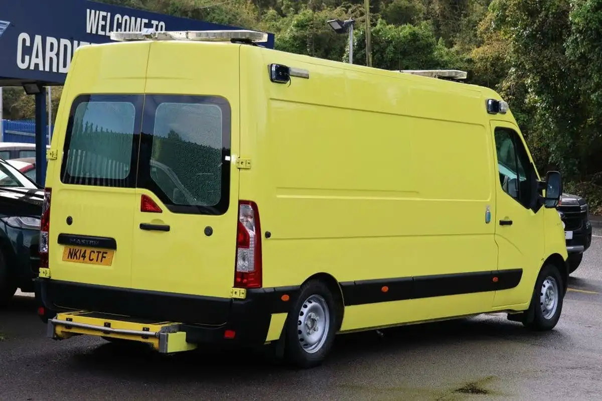 2014-renault-trucks-master-23dci-10035-l3-h2-rwd-srw-big-8
