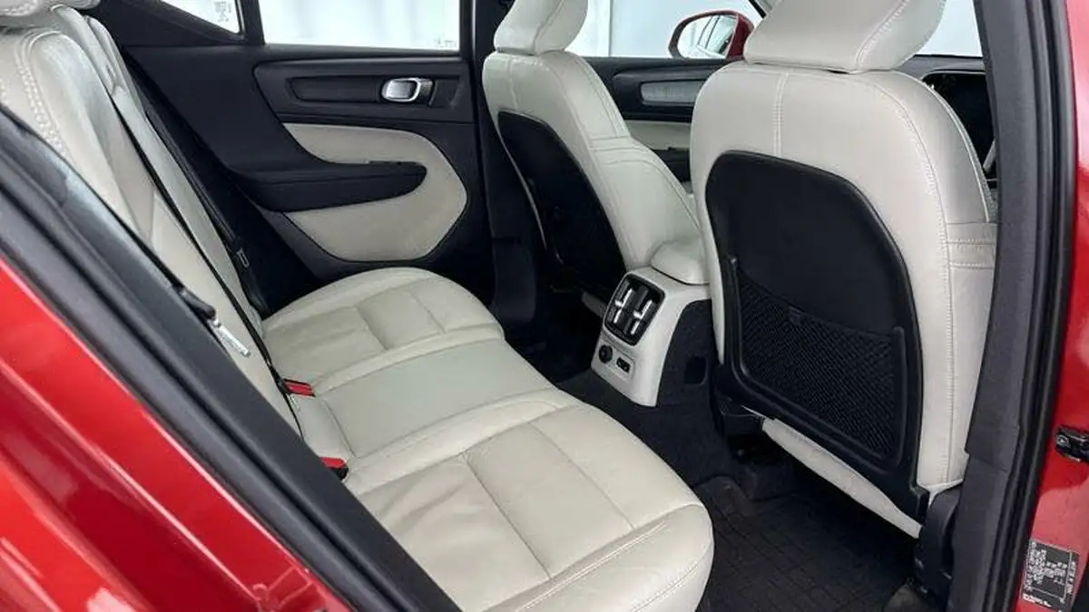 2022-volvo-xc40-15-t5-inscription-pro-big-21