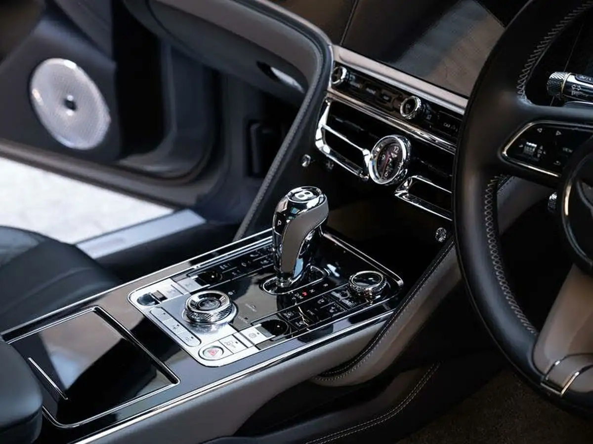 2024-bentley-flying-spur-29-hybrid-big-39