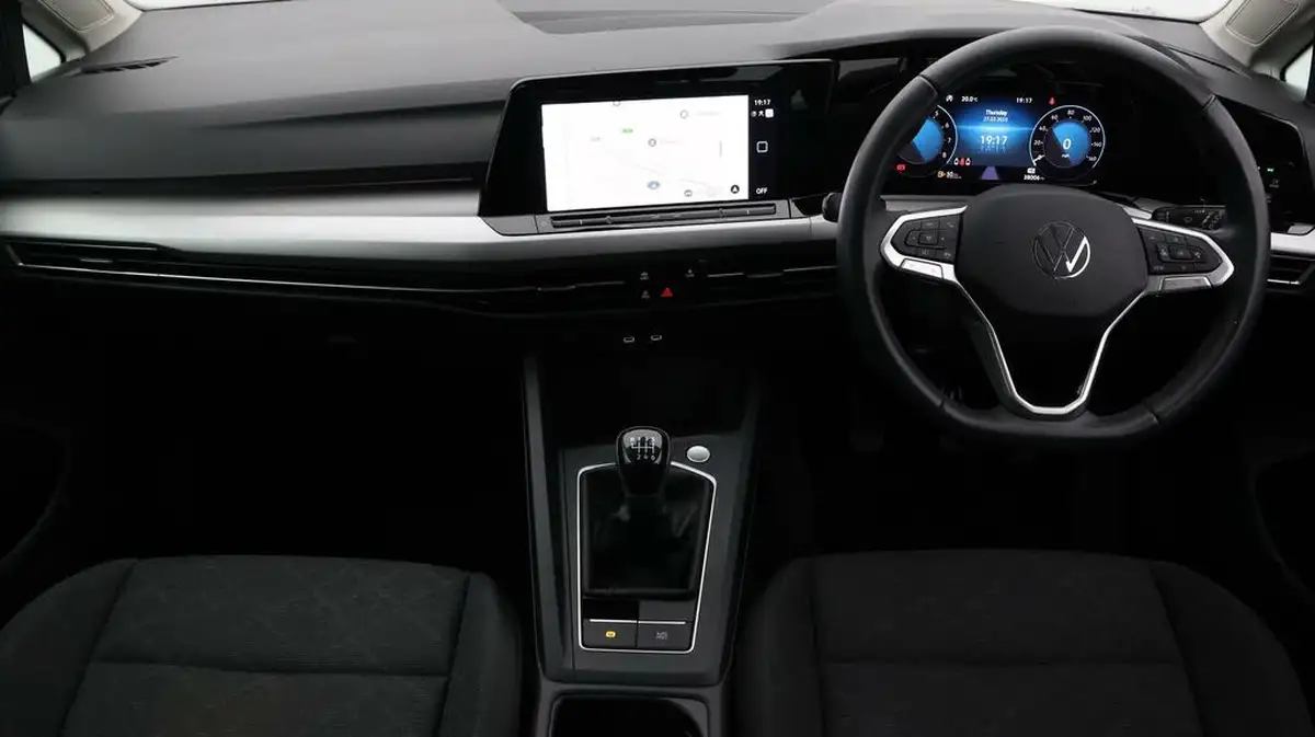 2023-volkswagen-golf-15-tsi-life-130ps-hatchback-big-12