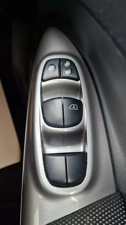 2012-nissan-juke-16-acenta-cvt-big-16