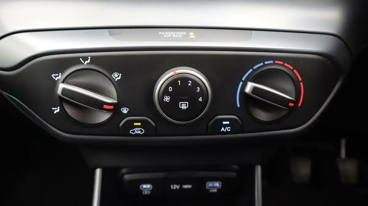 2024-hyundai-i20-10-t-gdi-advance-big-12