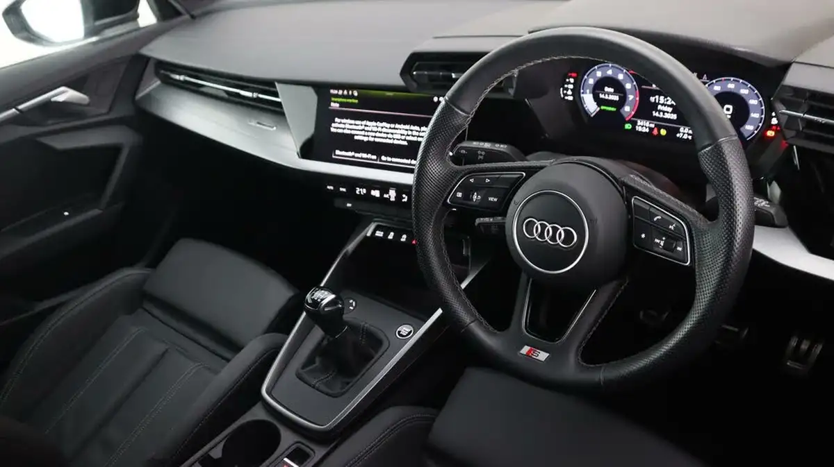 2024-audi-a3-15-35-tfsi-s-line-sportback-5d-big-9