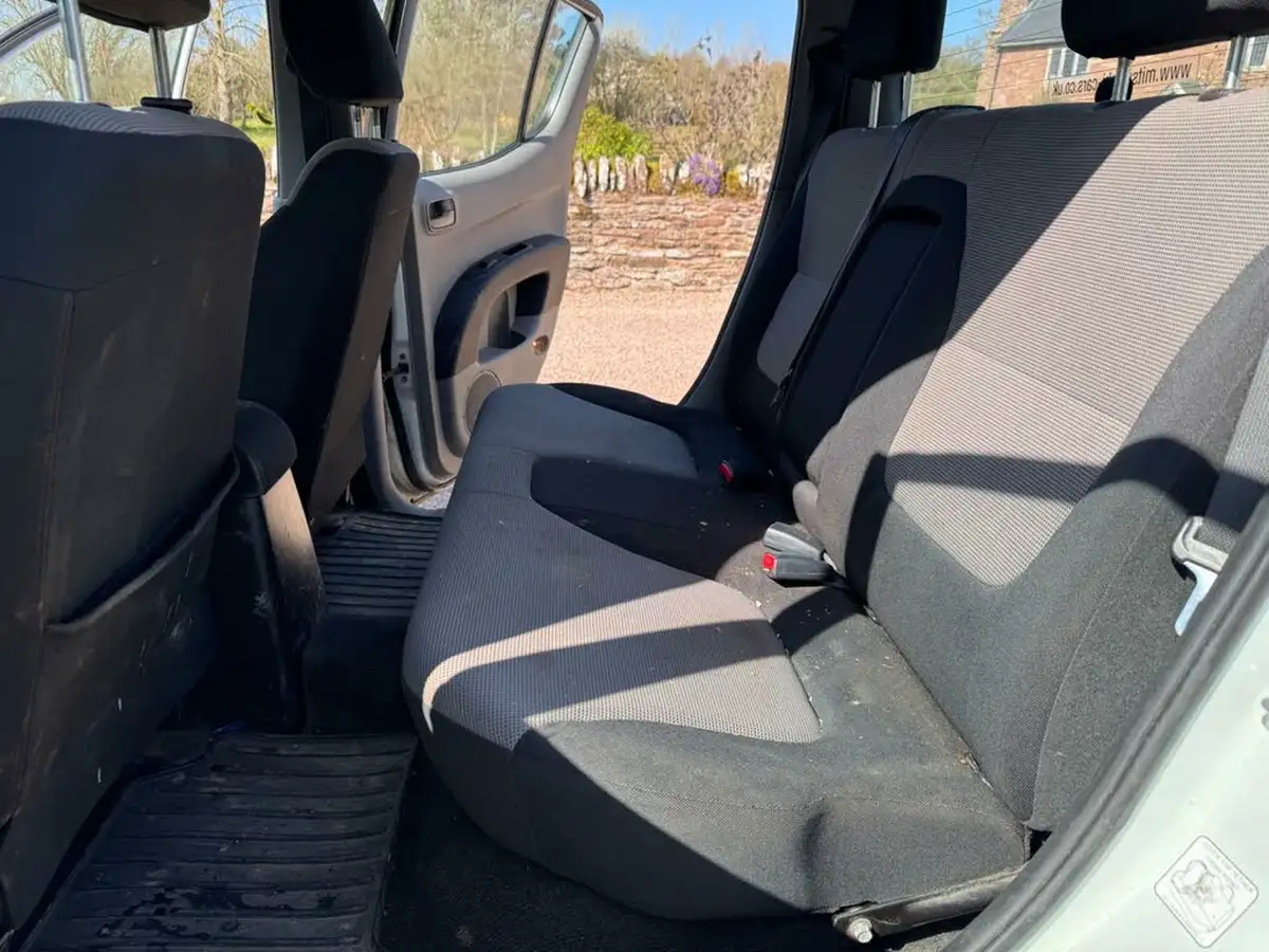 2011-mitsubishi-l200-25td-4life-lb-double-cab-pickup-big-11