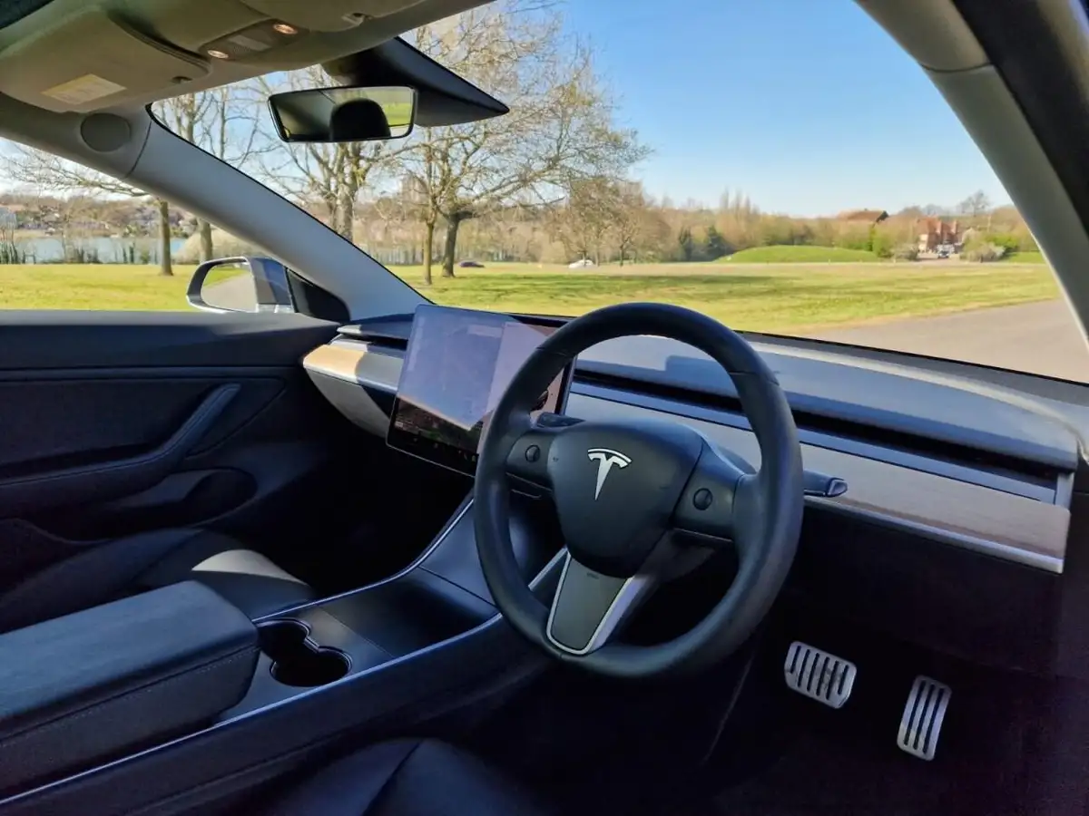 2019-tesla-model-3-e-4x4-performance-pack-big-19