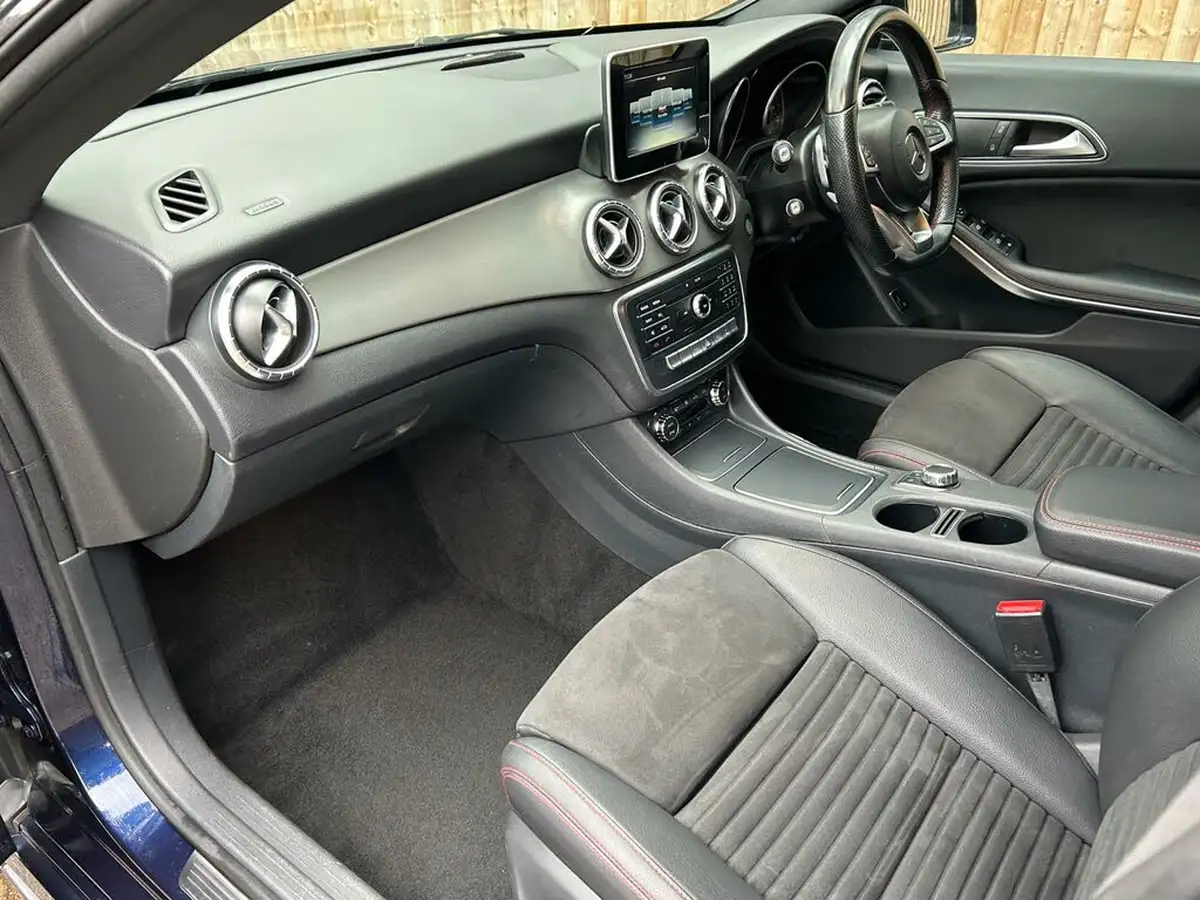 2016-mercedes-benz-cla-21d-cla-220-amg-line-coupe-4d-big-26