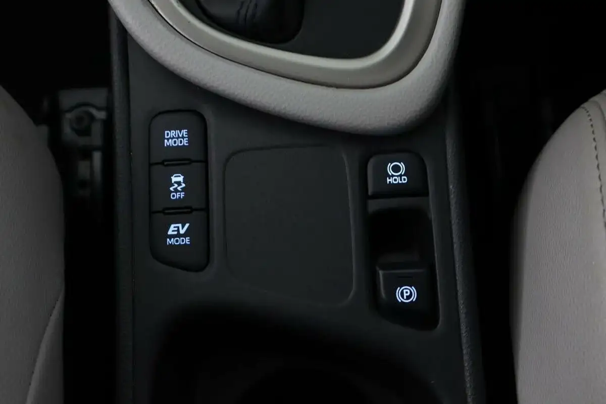 2021-toyota-yaris-15-vvt-i-excel-big-21