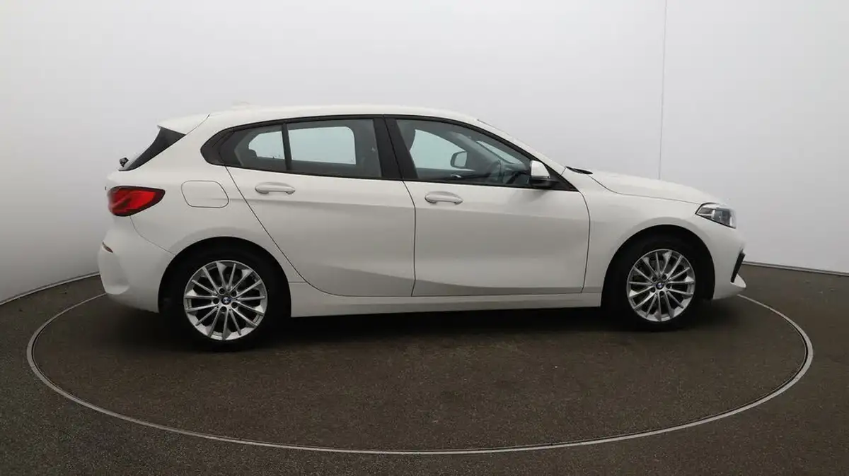 2022-bmw-1-series-15-118i-se-big-41