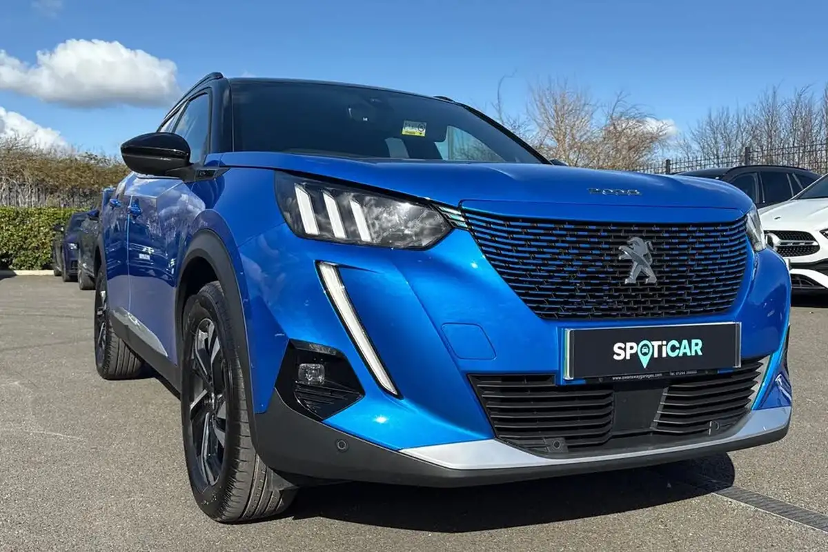 2021-peugeot-2008-suv-e-gt-50kwh-big-8