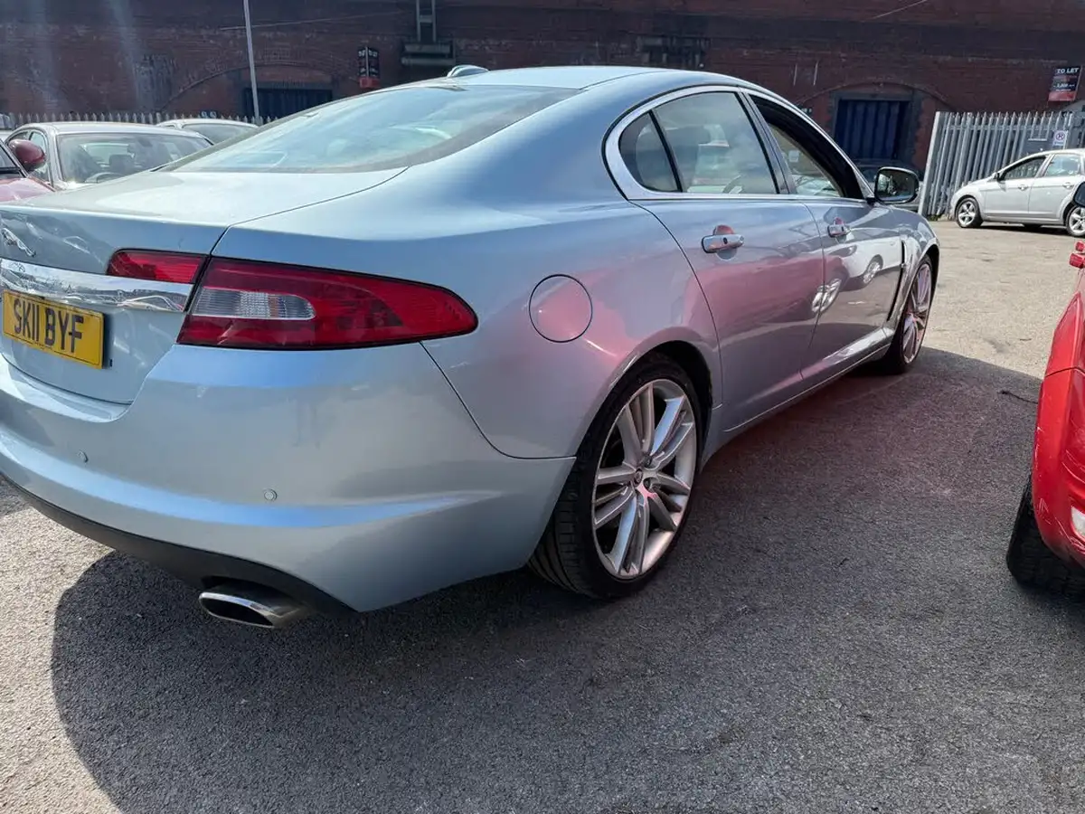 2011-jaguar-xf-30td-portfolio-237bhp-big-27