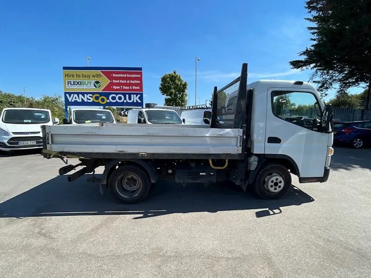2016-mitsubishi-fuso-canter-30td-3c13-eev-chassis-cab-big-12