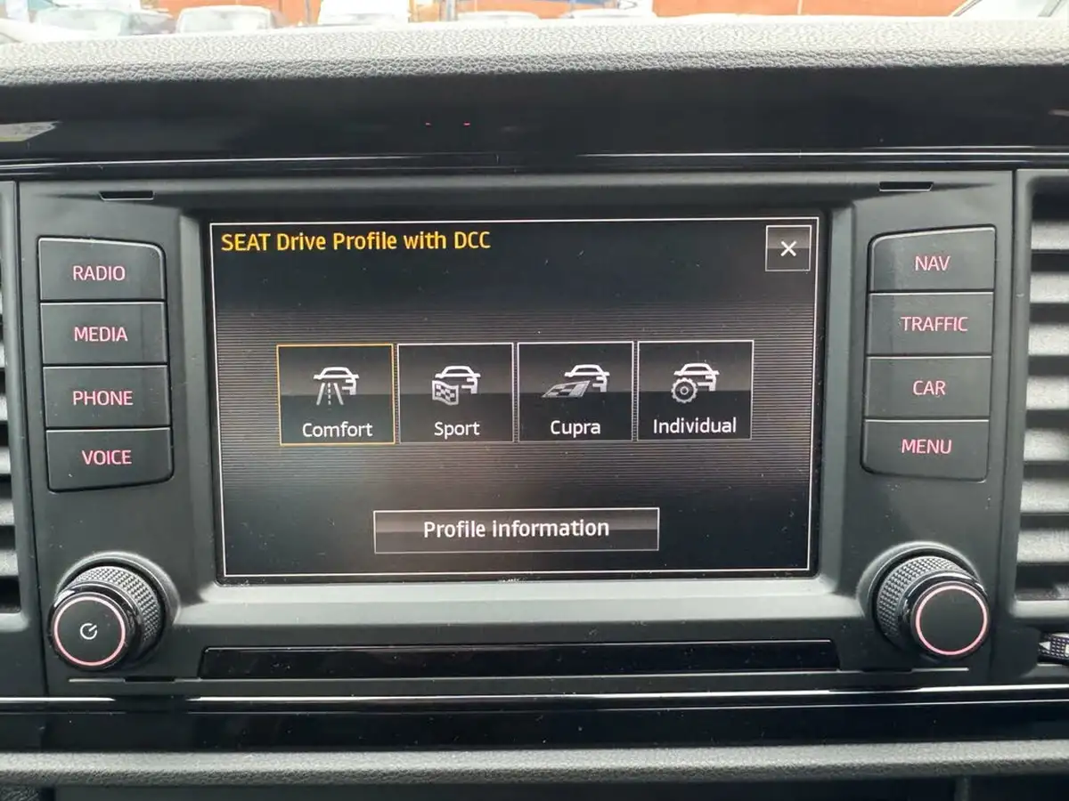 2015-seat-leon-20-cupra-280-sports-tourer-5d-big-22