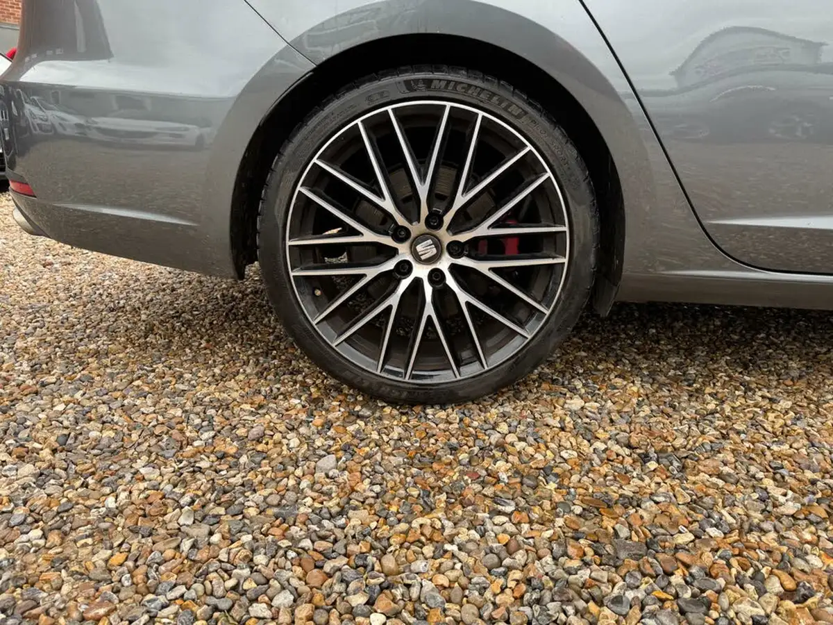 2015-seat-leon-20-cupra-280-sports-tourer-5d-big-73