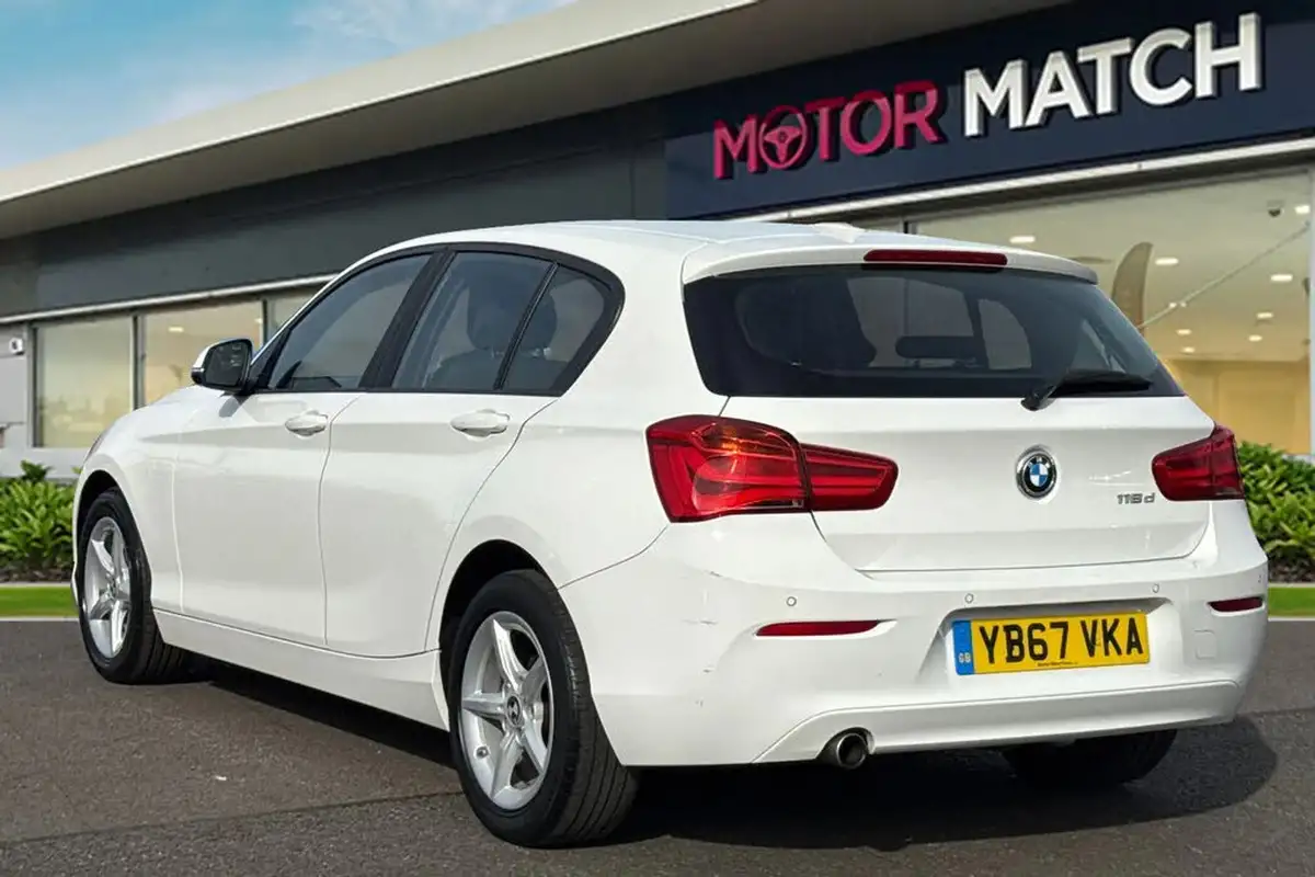 2018-bmw-1-series-15td-116d-se-business-5d-big-1