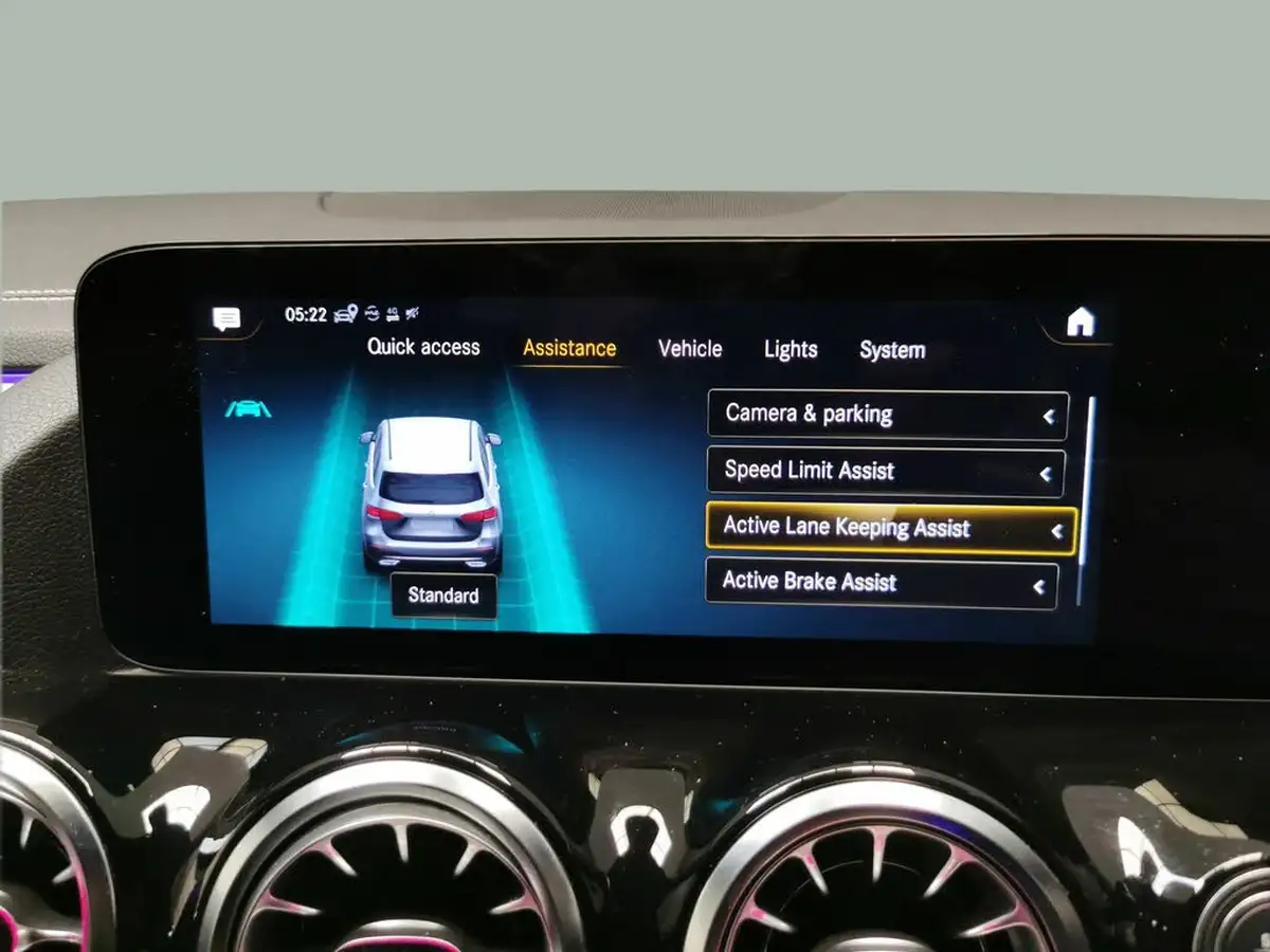 2022-mercedes-benz-b-class-13-b200-amg-line-executive-big-19