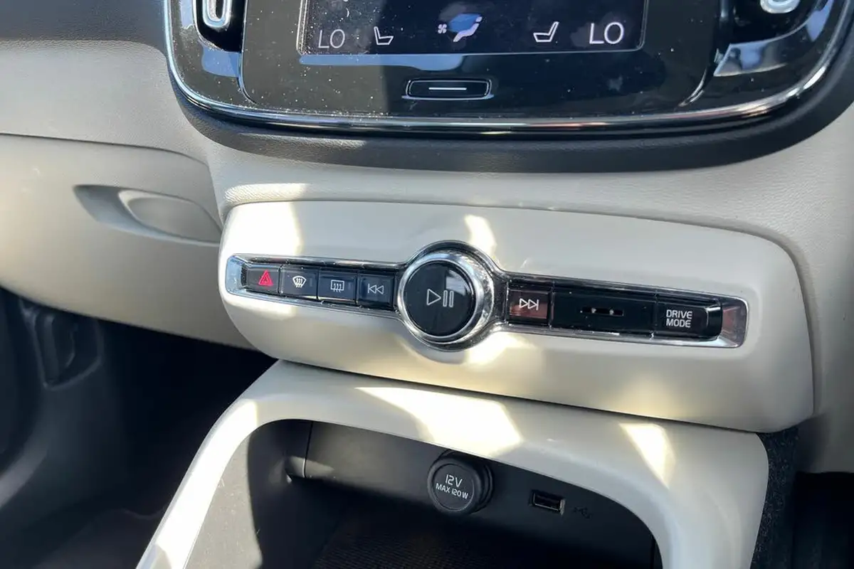 2021-volvo-xc40-20-b4-inscription-pro-194bhp-awd-auto-big-13